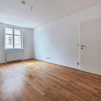 Altbaujuwel in bester Stadtlage - Helle 2-Zimmer-Wohnung im 4. Liftstock - Nähe Mariahilfer Straße - Bild 3