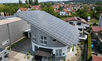 Rendite größer 4,5% : Innovatives & repräsentatives Gewerbegebäude mit sehr profitabler PV-Anlage