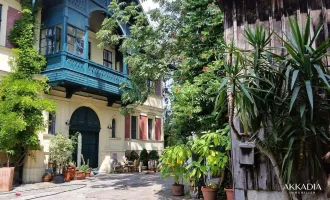 Zeitreise ins Wohnvergnügen: 2-Zimmerwohnung in einer liebevoll restaurierten Prachtvilla