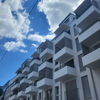 Ruhige Traumhafte 2-Zimmer-Wohnung mit Loggia und Blick ins Grüne in der Diefenbachgasse ecke Linke Wienzeile - Bild 3