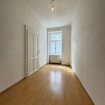 Sanierungsbedürftige 3-Zimmer-Wohnung mit Balkon in 1080 Wien  zu kaufen! - Bild 2