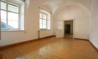 FROHNLEITEN Hauptplatz- Große 3-Zimmer-Wohnung mit 77m² Veranda, Parkplatz