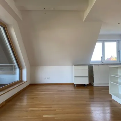 AIGEN - IN SALZACHNÄHE: Außergewöhnlich schöne 3-Zimmer- Dachgeschosswohnung mit Panoramablick - Bild 3