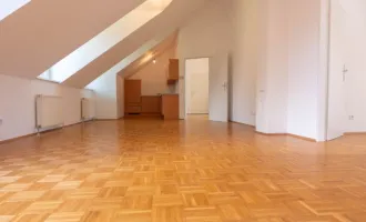 * Hohe Räume * Ruhige, helle 3 Zimmer mit 36 m² Wohnküche und 7,8 m² Balkon * 1. OG * Dachgeschoss *