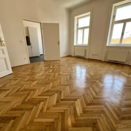 75m² Stadtwohnung: 2-Zimmer-Altbau mit Einbauküche für 668.000 € - Bild 2