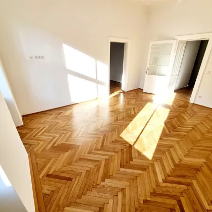 Stark reduziert - jetzt zugreifen! TOP Lage in 1150 Wien! Frisch renoviert! Traumhaftes Altbauhaus + Beste Infrastruktur und Anbindung + 3 Zimmer mit separater Küche + Altbauflair! Jetzt zugreifen! - Bild 2