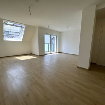 Provisionsfrei: Klimatisierter 51m² DG-Erstbezug + Terrasse im topsanierten Altbau - 1100 Wien - Bild 2