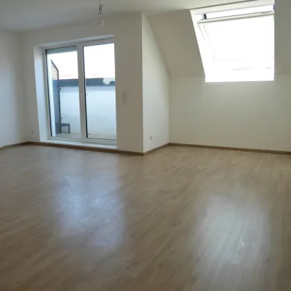 Provisionsfrei: Klimatisierter 48m² DG-Erstbezug + Terrasse im topsanierten Altbau - 1100 Wien - Bild 2