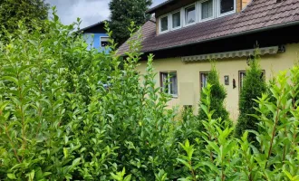 Sanierungsbedürftige Haushälfte in ruhiger Grünlage, 6 Zimmer mit Garage, Garten und 7.500 m² Wald