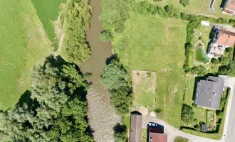 Idyllisches Grundstück mit Flusszugang