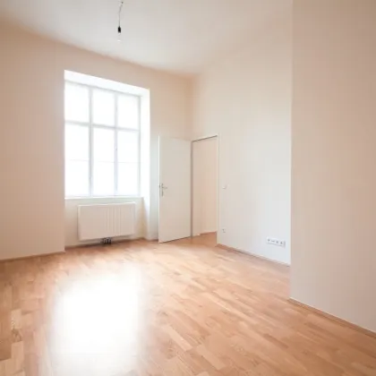 Sonnige, wunderschöne 2-Zimmer Altbau Wohnung in TOP Lage | 80 m zur U3 | Balkon-Anbau möglich - Bild 3