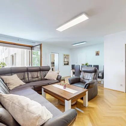 DAS FENSTER ZUM HOF | MODERNE 4-ZIMMERWOHNUNG MIT OPTIMALER RAUMAUFTEILUNG - Bild 2