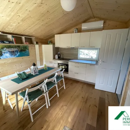 renoviertes Sommerhäuschen (Tiny House) auf schönem Baugrund mit Seebenützung zu verkaufen - Bild 2