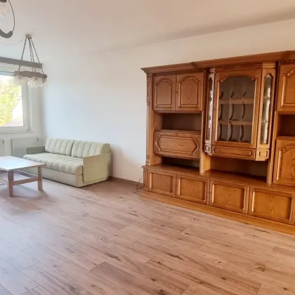 Geräumige 4 Zimmer Wohnung + 2 Loggias in Eggenburg – Ideal für Familien - Bild 2