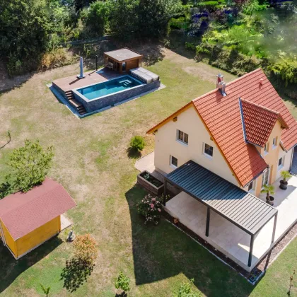 Traumhaus in ruhiger Wohngegend mit ausreichend Platz und Pool - Bild 2