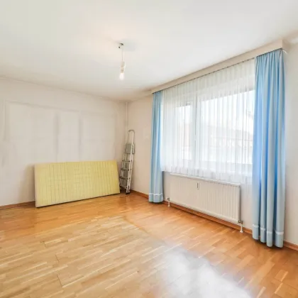 **Traumwohnung in zentraler Lage** - 2,5 Zimmer plus Loggia im 3. Liftstock und freiem Mietzins - Bild 3