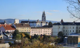 Moderne Eigentumswohnung mit traumhafter "Wintergarten-Loggia" und Tiefgaragen-Stellplatz