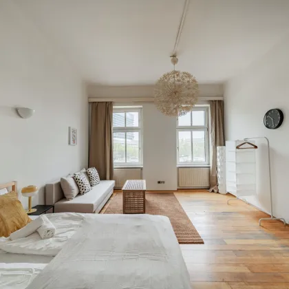 HELLE 2 ZIMMER ALTBAU II ca. 11m² BALKON II SOFORT NUTZBAR II AIRBNB oder SELBST EINZIEHEN II KOMPLETT MÖBLIERT II  II II NÄHE U6/AKH/VOLKSOPER/WUK - Bild 3