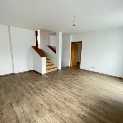 Sonnige 3-Zimmer-Maisonette Wohnung mit  Balkon, Garage! - Bild 2