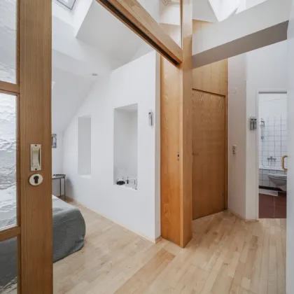 PERFEKTE WG im DG II 2 ZIMMER + WOHNKÜCHE + 11m² TERRASSE II SOFORT NUTZBAR II AIRBNB oder SELBST EINZIEHEN II KOMPLETT MÖBLIERT II NÄHE U6/AKH/VOLKSOPER/WUK - Bild 3