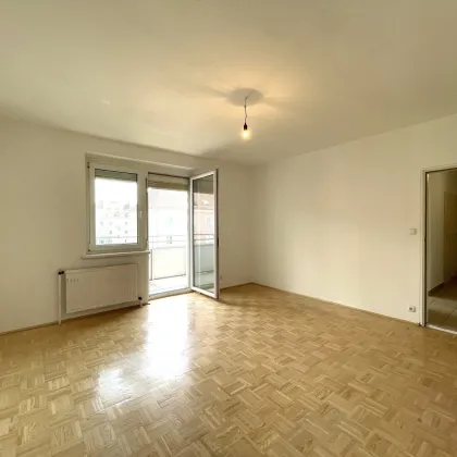 Zentrale 3-Raum-Wohnung mit Balkon, nähe Donau/Zentrum: Unschlagbares Preis-/Leistungsverhältnis - mit wenig Aufwand zur Traumwohnung - Bild 2