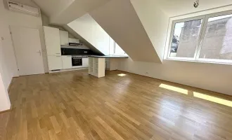 LIECHTENSTEINSTRASSE, unbefristet, klimatisiertes 87 m2 Dachgeschoss, 2 Zimmer, WG-tauglich, Wohnküche, Wannenbad/Dusche, Parketten