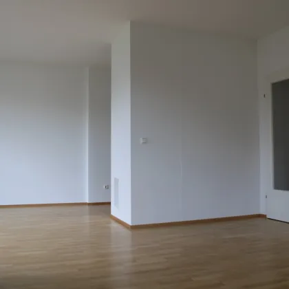 Schöne 3-Zimmer Wohnung mit Loggia und Balkon - Bild 3