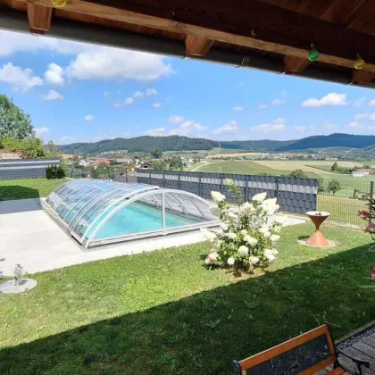 Sternchenwidmung - Traumhaftes 1-2 Familienhaus mit Pool und Gewaltiger Aussicht in TOP-Aussichtslage - Bild 2