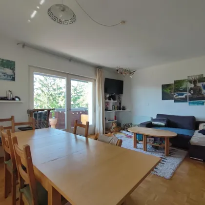 *ÜBER DEN DÄCHERN von GRAZ* perfekt aufgeteilte 4-Zimmer Wohnung mit Eigengarten, 55m² Balkon, Doppelcarport und TRAUMHAFTER AUSSICHT! - Bild 2