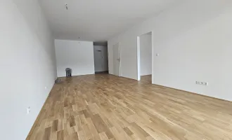 "Moderne Erstbezug-Wohnung mit Balkon in zentraler Lage – Ideal für Singles oder Paare!"  Gleich Anfragen!