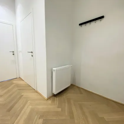 Schnell sein: Stilvoll sanierte Altbauwohnung + 2-Zimmer + perfekte Raumaufteilung + Top-Lage! - Bild 3