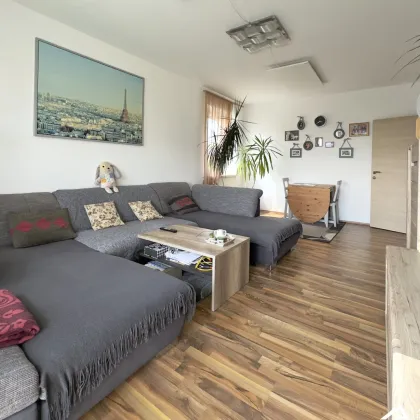 Zentral und ruhig: 3-Zimmer-Wohnung mit sonniger Loggia - Bild 3