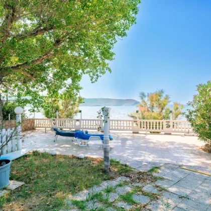 Idyllisch gelegenes Apartmenthaus als Investitionsobjekt direkt am Meer, Region Zadar - Bild 3