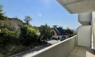 Neubau Erstbezug Moderne Studentenwohnung mit Balkon