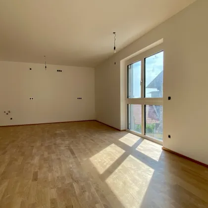 Neubau Erstbezug Ruhige Drei Zimmer Wohnung mit großer Terrasse - Bild 2