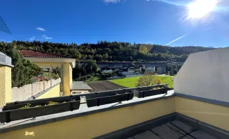 226 Immobilien: 4-Zimmer-Dachgeschosswohnung mit genialem Raumkonzept und Südterrasse in Innsbruck Amras / optional 2 TG-AP