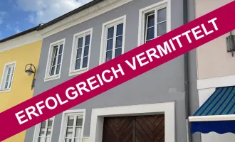 ERFOLGREICH VERMITTELT!!!   Stilvolle Altbauwohnung