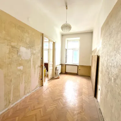 Sanierungsbedürftige Altbauwohnung mit Balkon und Fernwärme | Provisionsfrei für den Käufer! - Bild 2