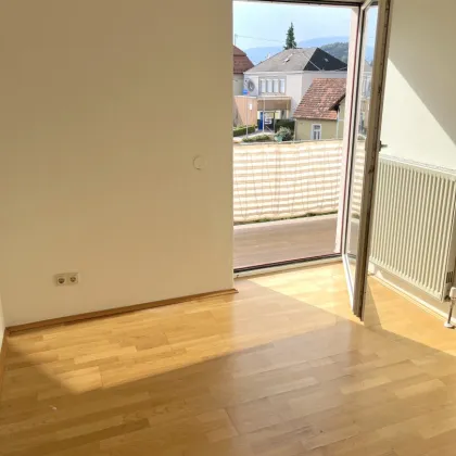 Große 3-Zimmer-Wohnung mit sonnigen Balkon mitten in Eggersdorf - Bild 3