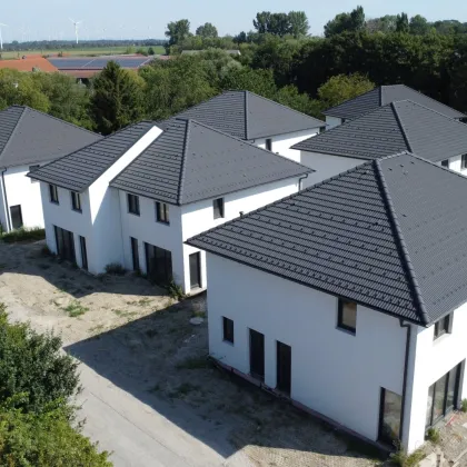 Erstbezug in idyllischer Lage: Moderne Doppelhaushälfte mit Garten, Terrasse & Parkplätzen für 339.000,00 €! - Bild 2