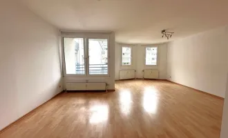 Single-Wohnung mit Loggia und Abstellraum (keine Küche vorhanden) in Ruhelage