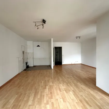 Single-Wohnung mit Loggia und Abstellraum (keine Küche vorhanden) in Ruhelage - Bild 3