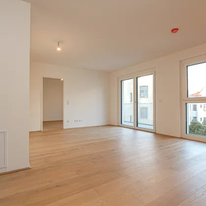 Geräumige 2 Zimmer Wohnung mit hofseitigem Balkon - Bild 2