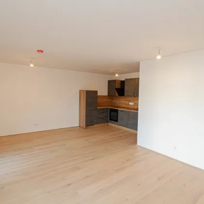 Geräumige 2 Zimmer Wohnung mit hofseitigem Balkon - Bild 3