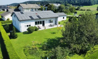 Bungalow mit zwei Garagen in ruhiger Lage