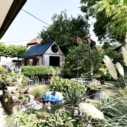 EFERDING-PUPPING: Ihre zukünftige Wohlfühloase mit Charme und Stil! Einzigartiges Landhaus mit Naturpool, Wintergarten, Gartenidylle und noch vieles mehr… - Bild 2