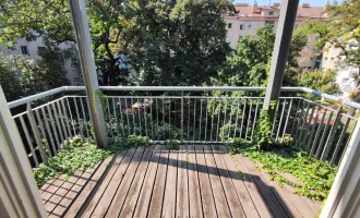 Laurenzgasse! 3 Zimmer-Altbauwohnung im 2. Stock mit 8m2 Balkon und Grünblick!