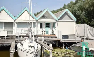 Das Leben genießen - direkt am Wasser! Badehaus mit Seezugang und Bootsanlegestelle!