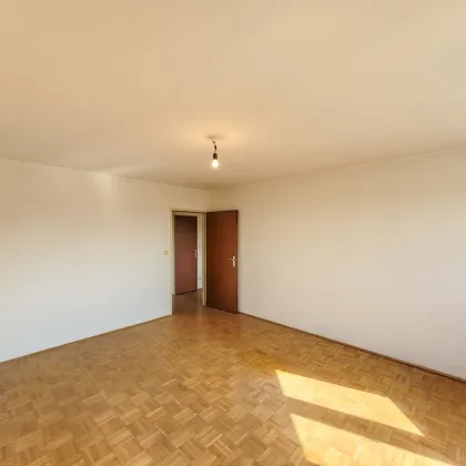 -10% BUWOG WOHNPREISSCHMELZE! 3D-Tour! PROVISIONSFREI VOM EIGENTÜMER! 13.OG! FERNBLICK AUF DEN WIENERWALD! 4-ZIMMER MAISONETTE-WOHNUNG MIT TERRASSE NÄHE U4! - Bild 3