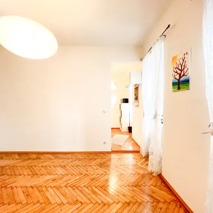 Stadtwohnung mit Balkon in Top-Lage | U-Bahn Nähe | 9. Bezirk | Altbau - Juwel - Bild 2